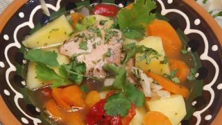 Шурпа из курицы, томленая в горшочках