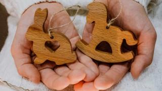 Подборка новогодних игрушек – символов Года лошади